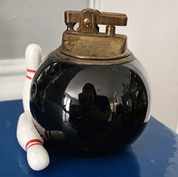 RARE Vintage Ceramic Penguin Bowling Bowl and Pins Table Lighter - Picture 3 of 10